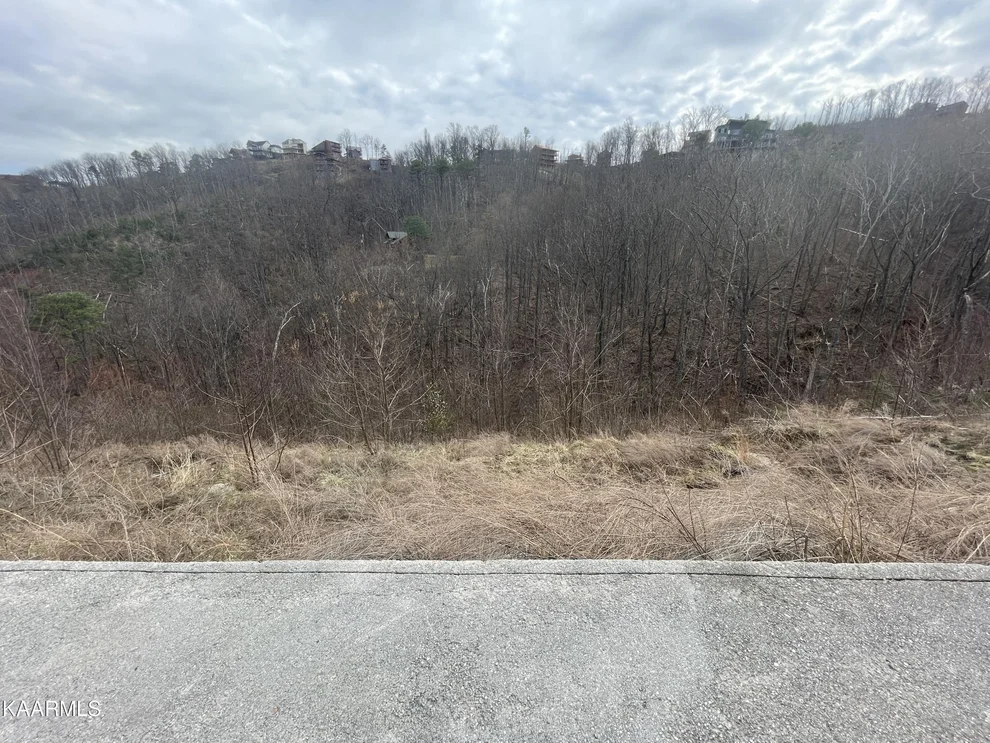 Unit for sale at 646 Pinecrest Drive, Gatlinburg, TN 37738