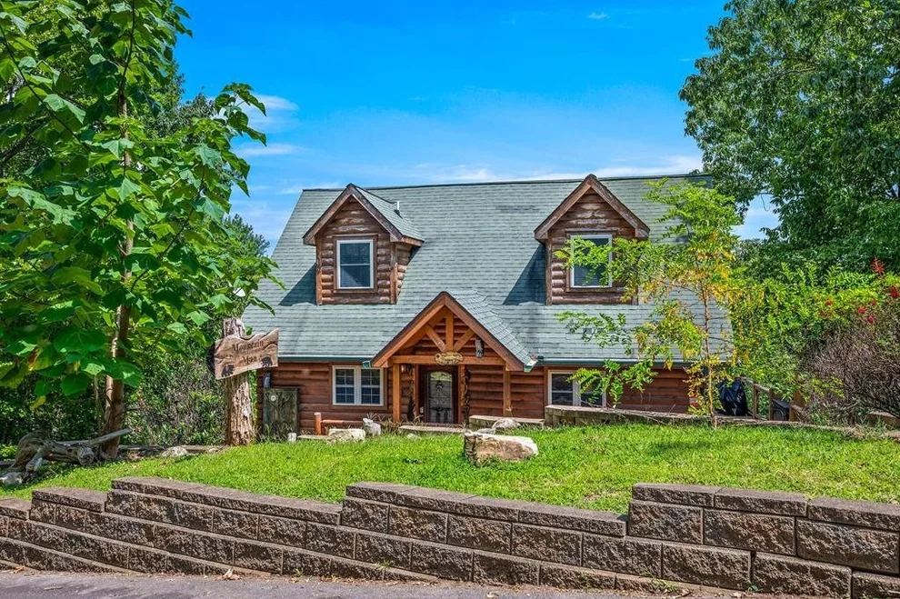 Photo of 4160 Chamberlain Lane, Sevierville, TN 37862