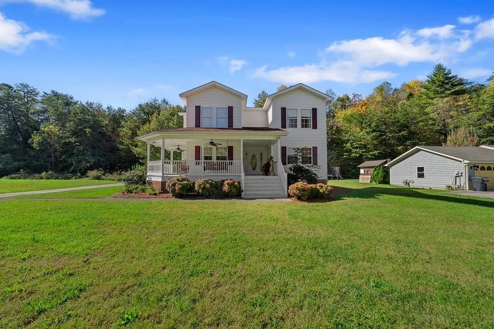 Unit for sale at 516 Kings Hills Boulevard, Pigeon Forge, TN 37863