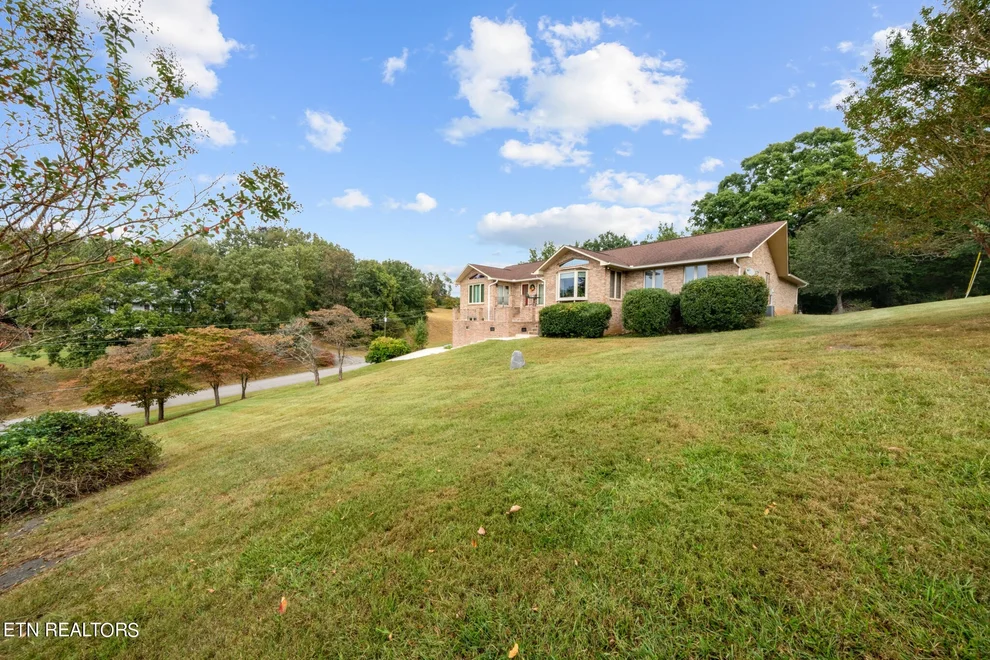 Unit for sale at 721 Rio Vista Circle, Friendsville, TN 37737