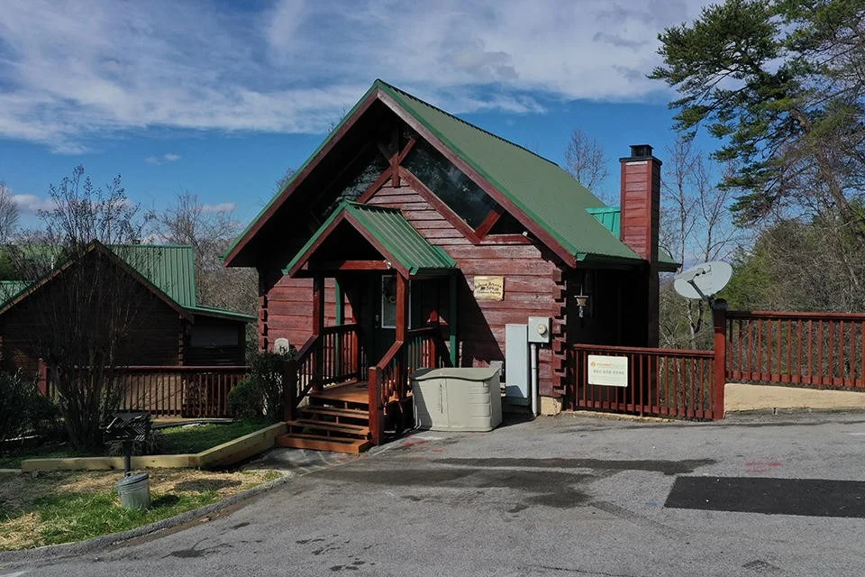 Unit for sale at 504 Chickasaw Gap Way, Pigeon Forge, TN 37863