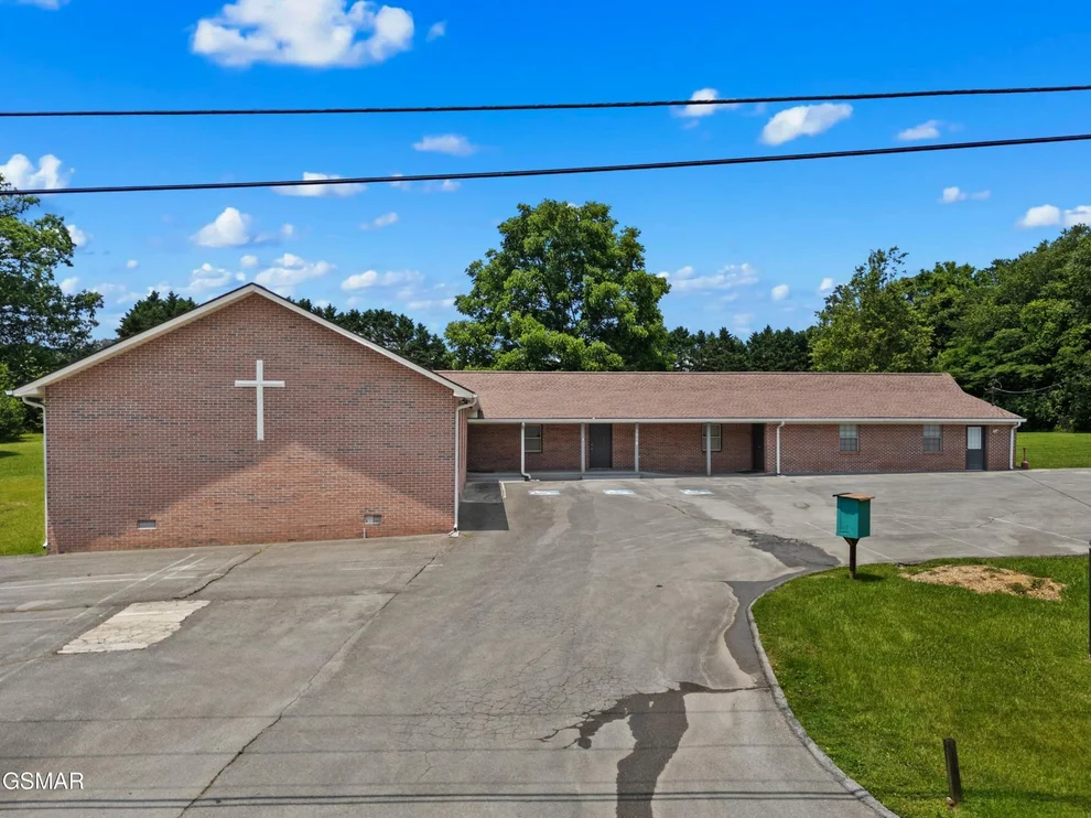 Unit for sale at 1015 N Union Grove Road, Friendsville, TN 37737