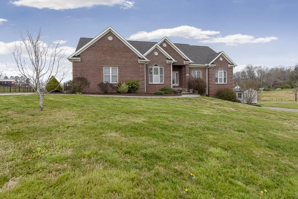 Unit for sale at 2506 Grey Ridge Rd, Maryville, TN 37801