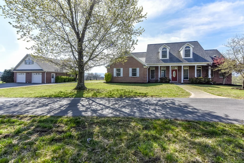 Unit for sale at 3632 Wildwood Rd, Maryville, TN 37804