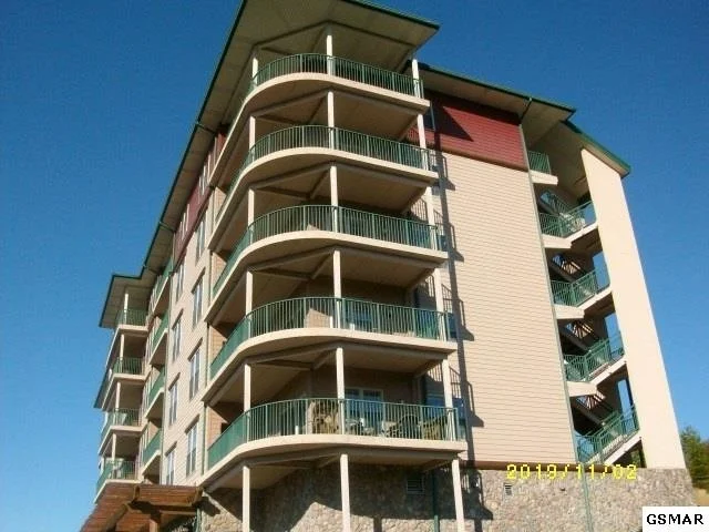 Unit for sale at 410 Big Bear Way, Pigeon Forge, TN 37863