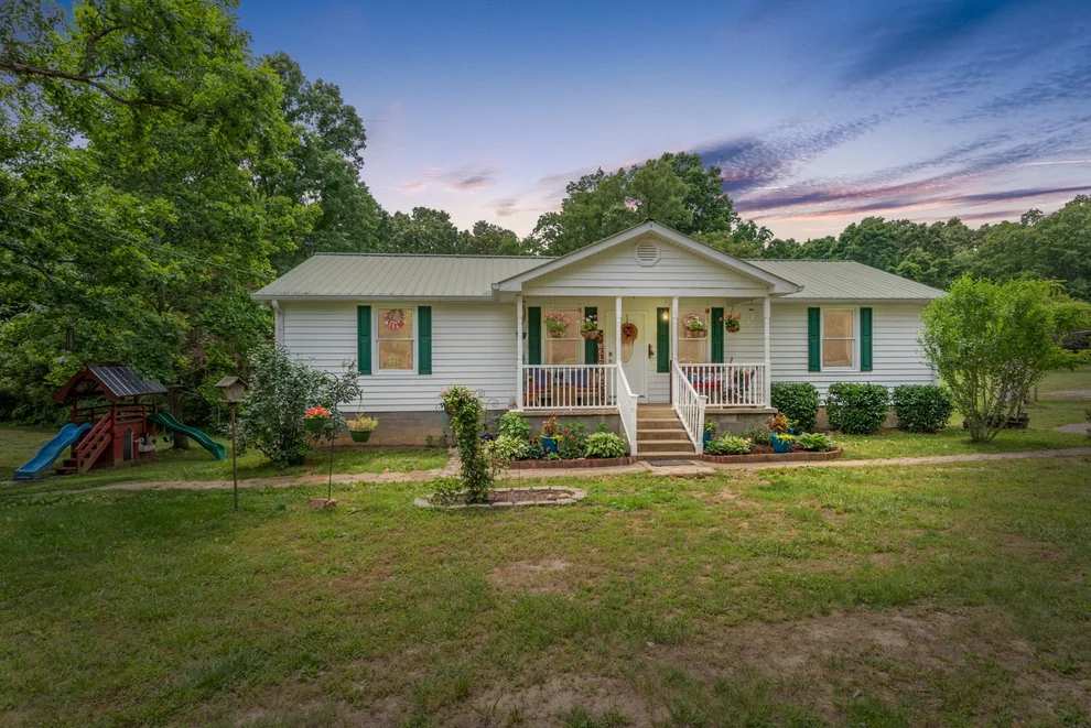 Unit for sale at 2109 Highway 49 E, Charlotte, TN 37036