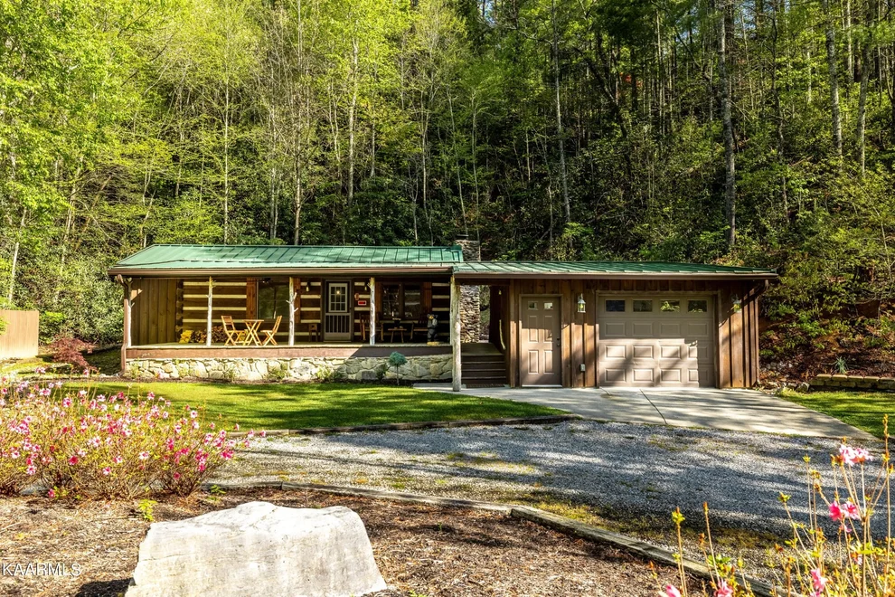 Unit for sale at 612 Stonegate Way, Townsend, TN 37882