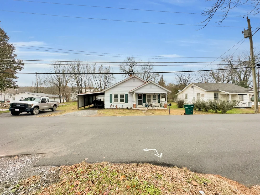 Unit for sale at 203 E Wyly St, Waverly, TN 37185