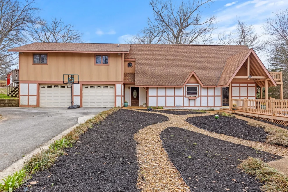 Unit for sale at 7583 Coolidge Lane, Ooltewah, TN 37363