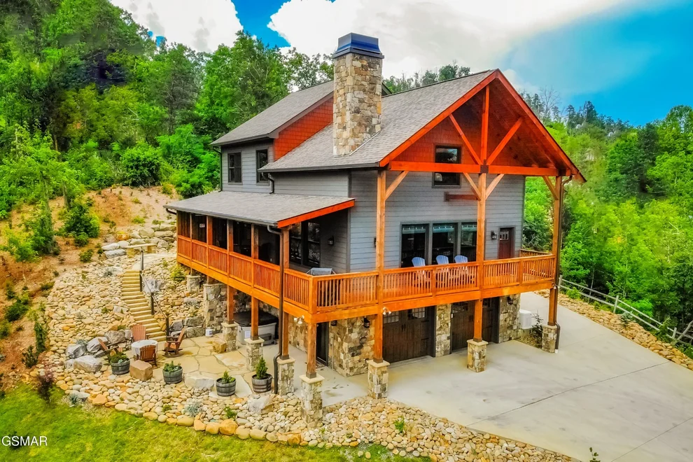 Unit for sale at 829 Vixen Run, Gatlinburg, TN 37738