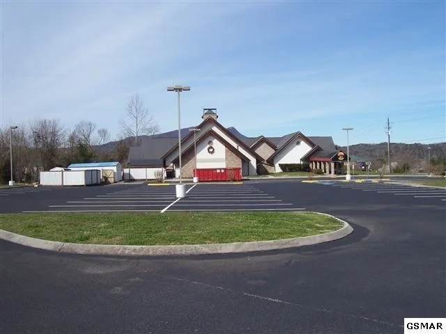 Unit for sale at 140 Showplace Boulevard, Pigeon Forge, TN 37863
