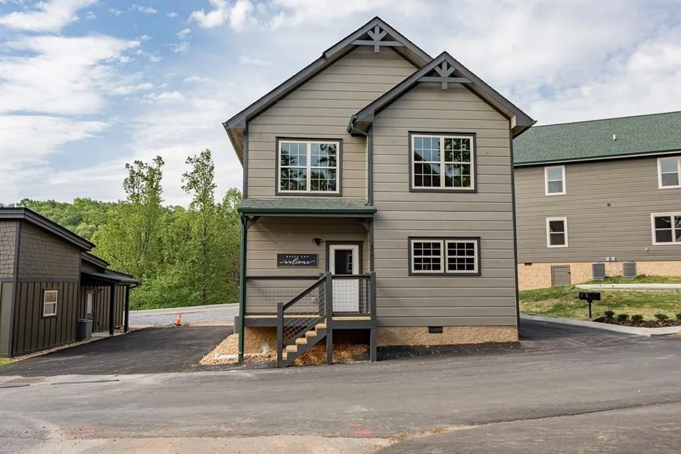 Unit for sale at 876 Osprey Way, Pigeon Forge, TN 37863