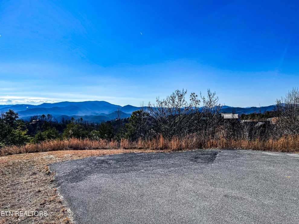 Unit for sale at 2023 Starr Crest Drive, Sevierville, TN 37876