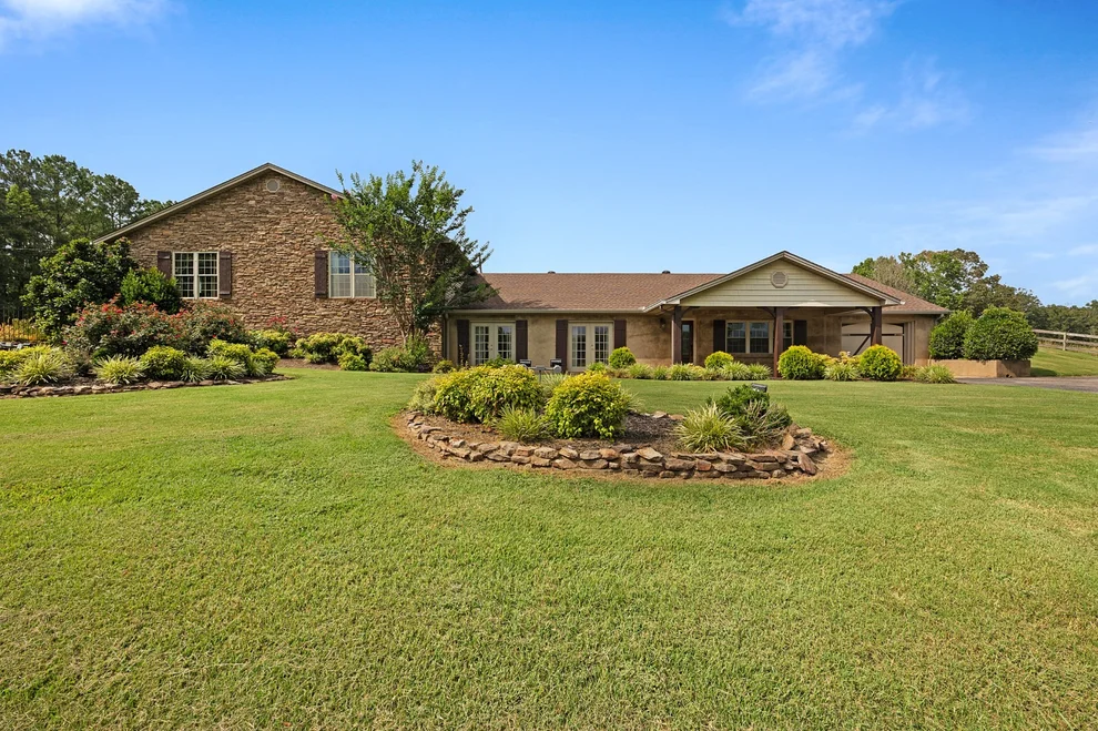 Unit for sale at 1882 Sand Ridge Bargerton Rd, Lexington, TN 38351