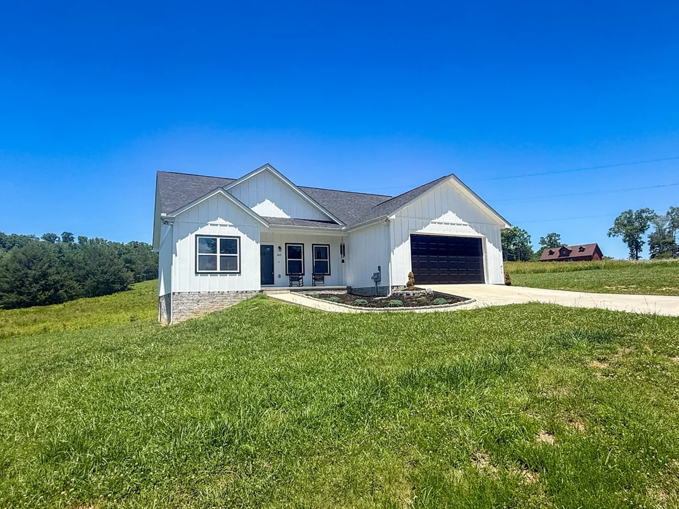 Unit for sale at 813 Clear Sail Way, Dandridge, TN 37725