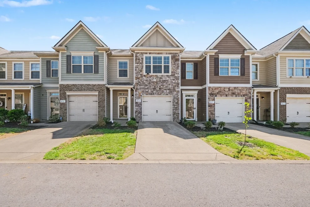 Unit for sale at 4009 Cannonsgate Ln, Murfreesboro, TN 37128
