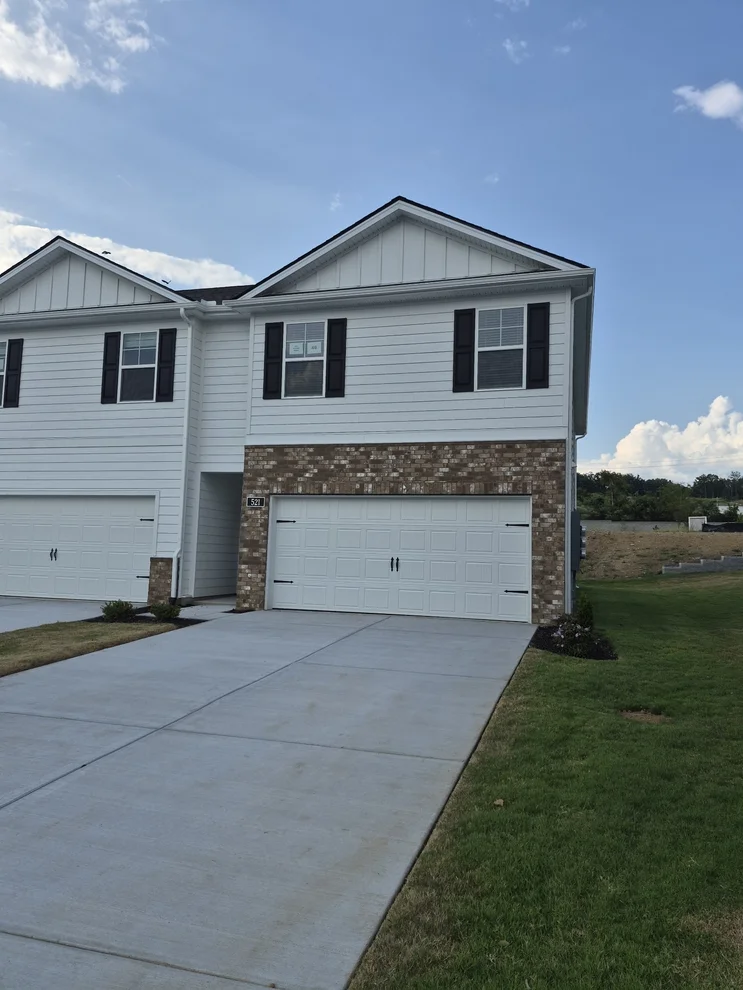 Unit for sale at 521 Mound Rd, La Vergne, TN 37086