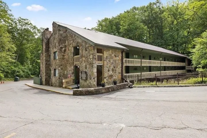 Unit for sale at 1435 Wiley Oakley Drive, Gatlinburg, TN 37738