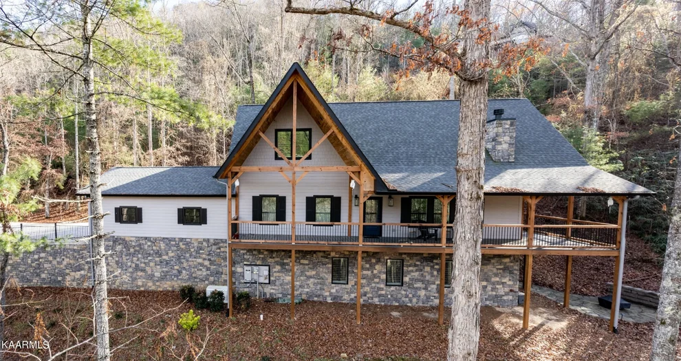 Unit for sale at 484 Chetola Trail, Townsend, TN 37882