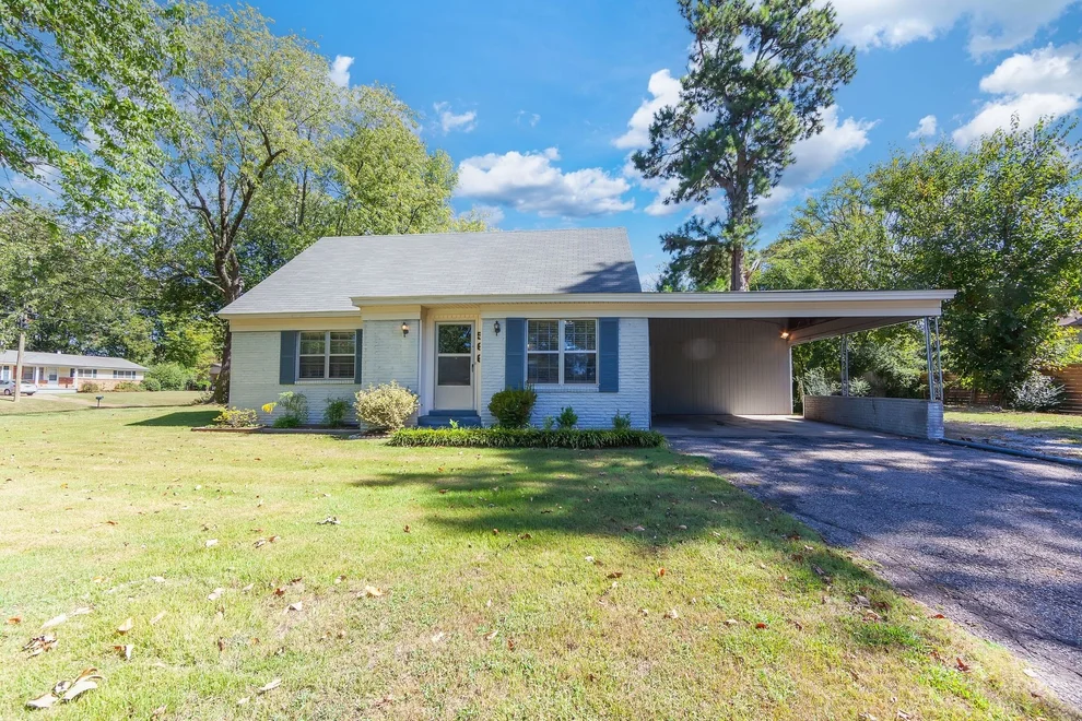 Unit for sale at 566 Pearson Dr, Jackson, TN 38305