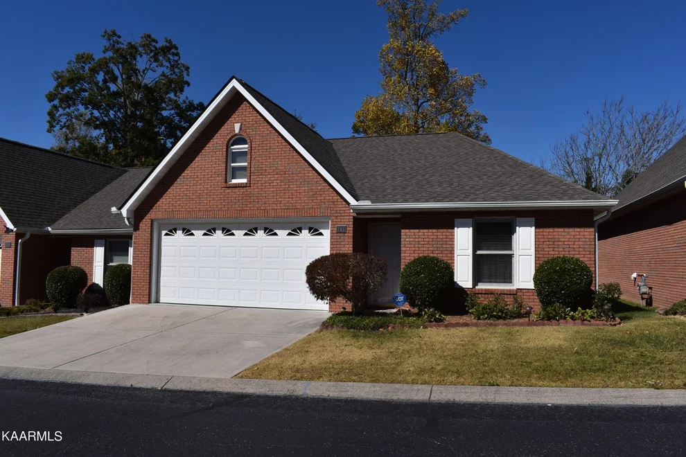 Unit for sale at 141 Creekwood Way, Seymour, TN 37865