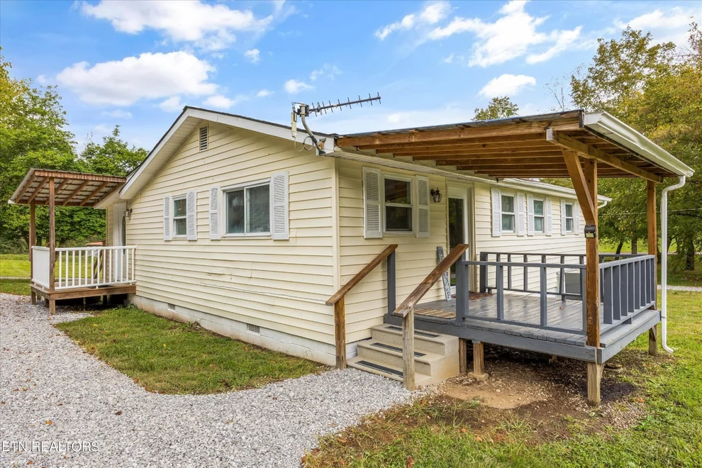 Unit for sale at 5704 Scott Hwy, Robbins, TN 37852