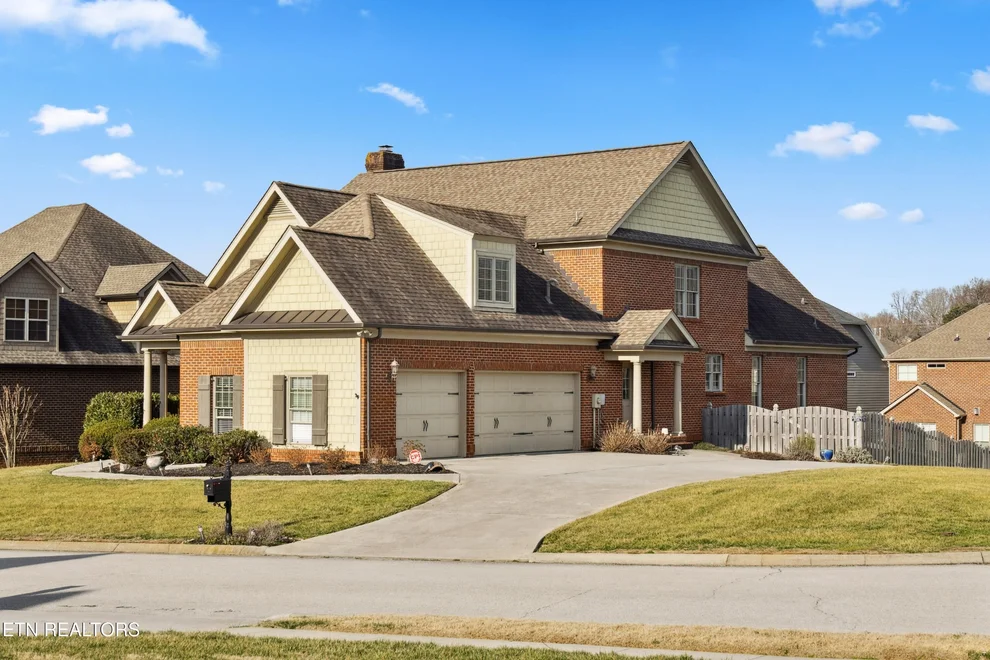 Unit for sale at 11601 Shirecliffe Lane, Knoxville, TN 37934