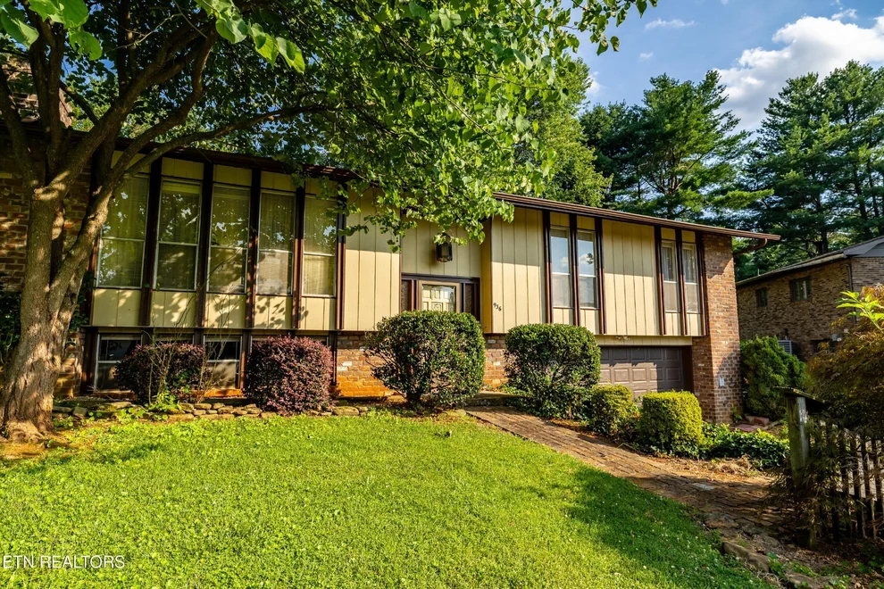 Unit for sale at 936 Devon Circle, Maryville, TN 37804