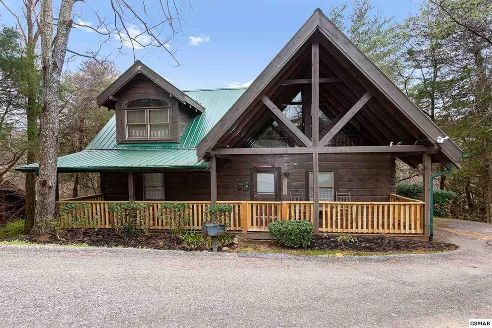 Unit for sale at 3012 Oak Tree Way, Pigeon Forge, TN 37863