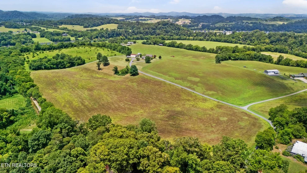 Unit for sale at 4 Bent Rd, Kodak, TN 37764