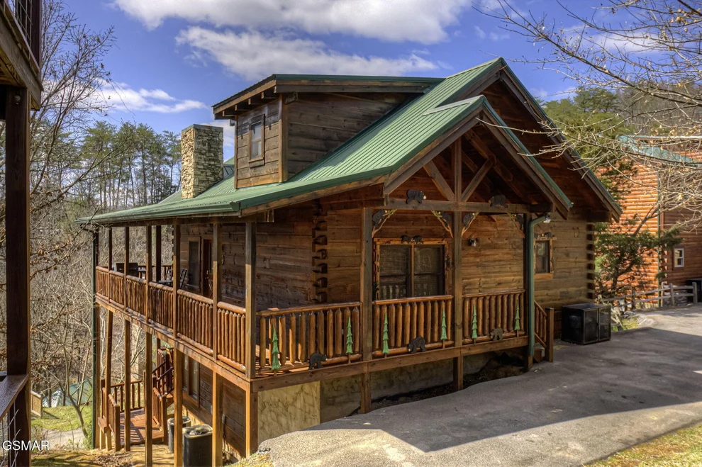 Unit for sale at 3223 White Falcon Way, Pigeon Forge, TN 37863