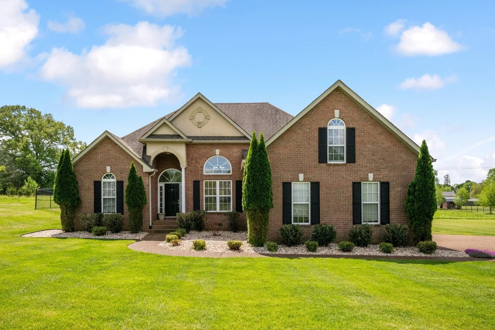 Unit for sale at 1222 Old East Side Rd, Burns, TN 37029