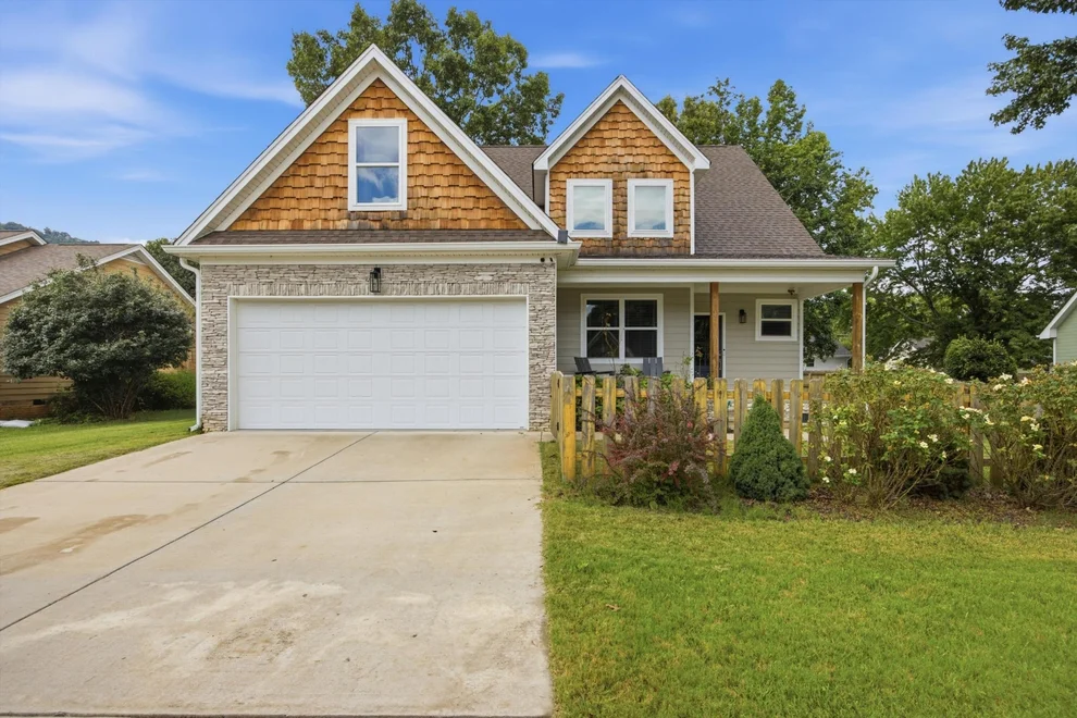 Unit for sale at 157 Willow Creek Drive, Soddy Daisy, TN 37379