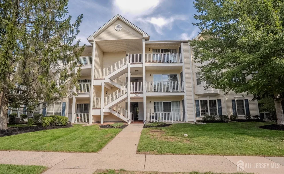 Unit for sale at 45 Amethyst Way, Franklin, NJ 08823