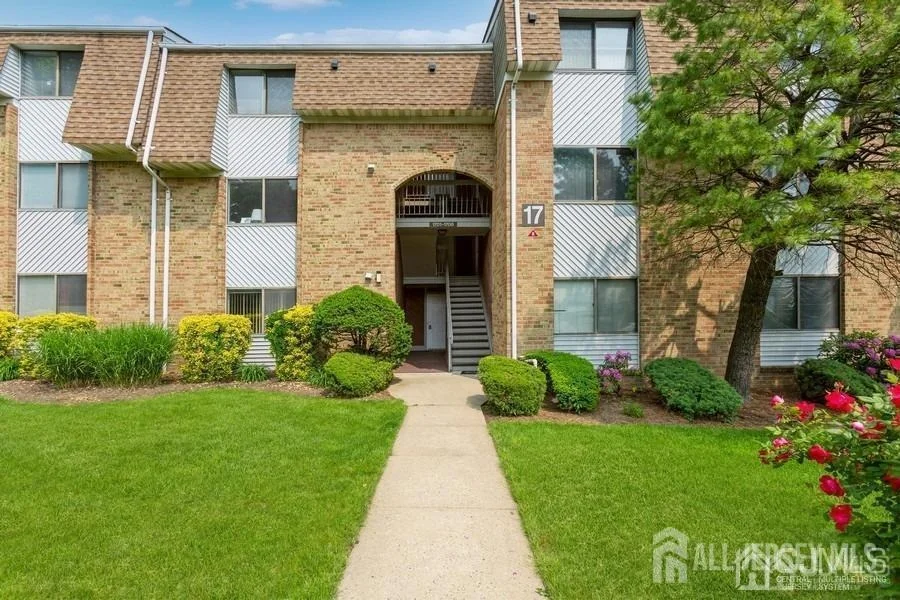 Unit for sale at 1702 Edison Glen Terrace, Edison, NJ 08837