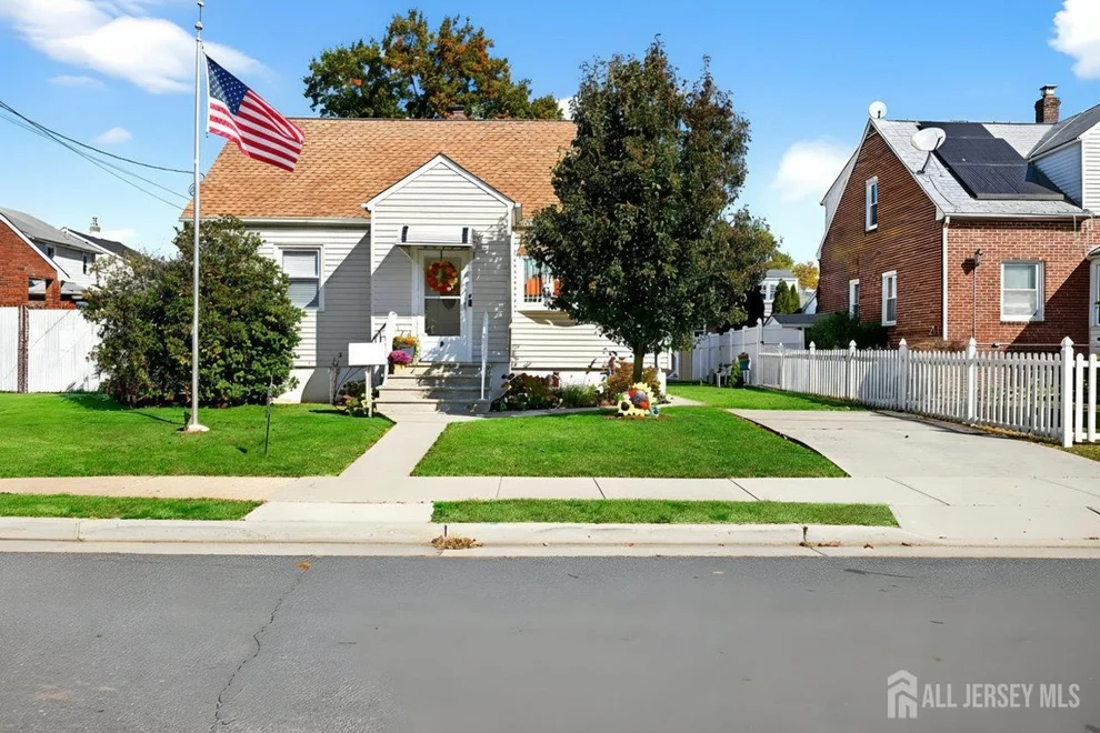 Unit for sale at 6 Elmwood Avenue, Carteret, NJ 07008