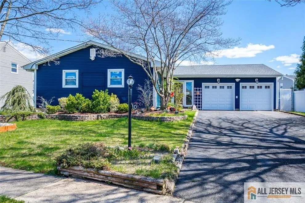Unit for sale at 10 Wellington Avenue, Port Reading, NJ 07064