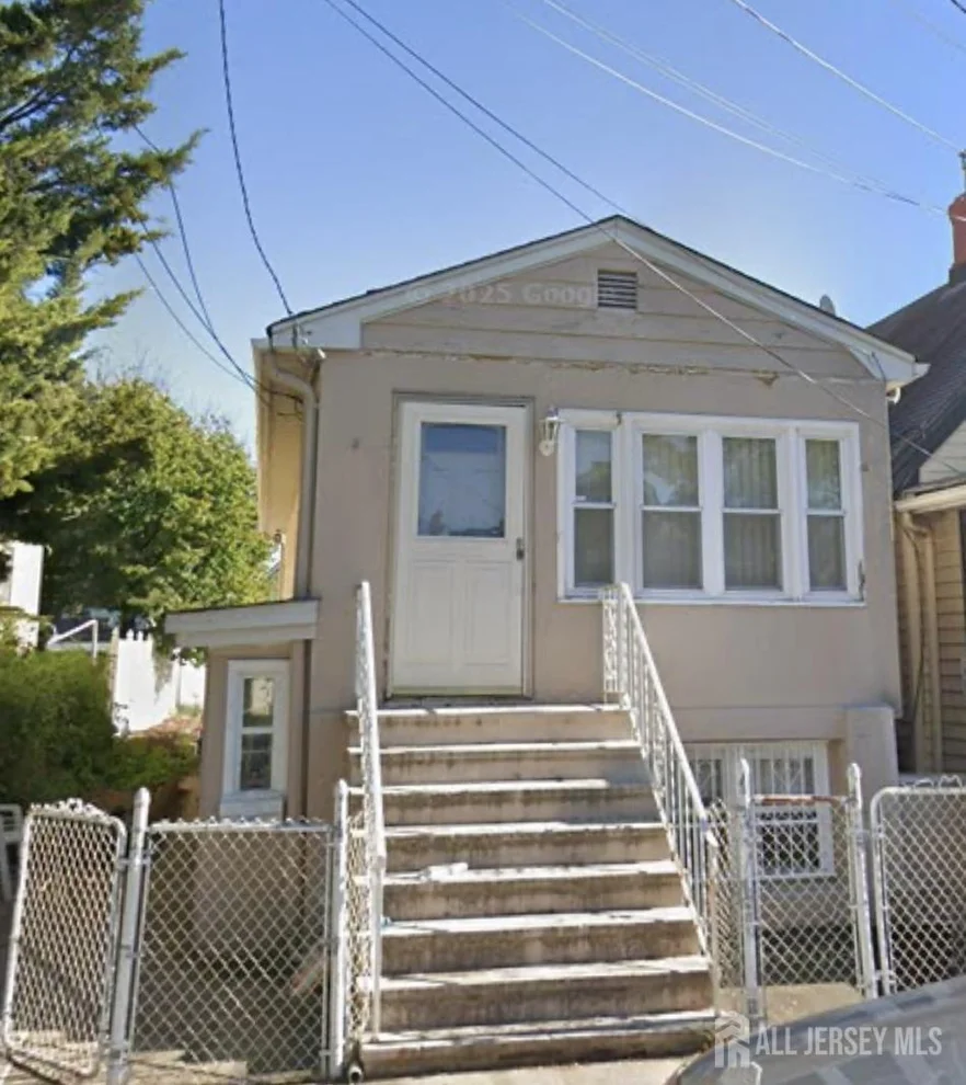 Unit for sale at 420 Lawton Place, Perth Amboy, NJ 08861