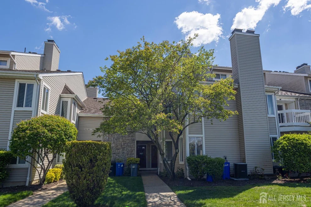 Unit for sale at 43 Farnham Square, Sayreville, NJ 08859