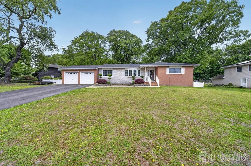 Unit for sale at 16 Dusko Drive, Parlin, NJ 08859