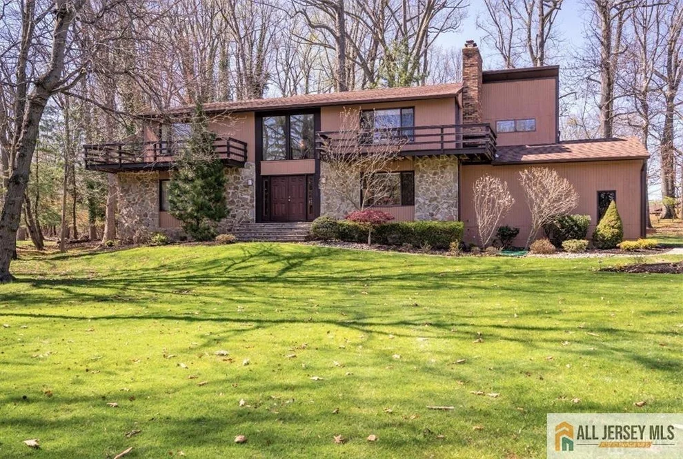 Unit for sale at 6 Pershing Court, North Brunswick, NJ 08902