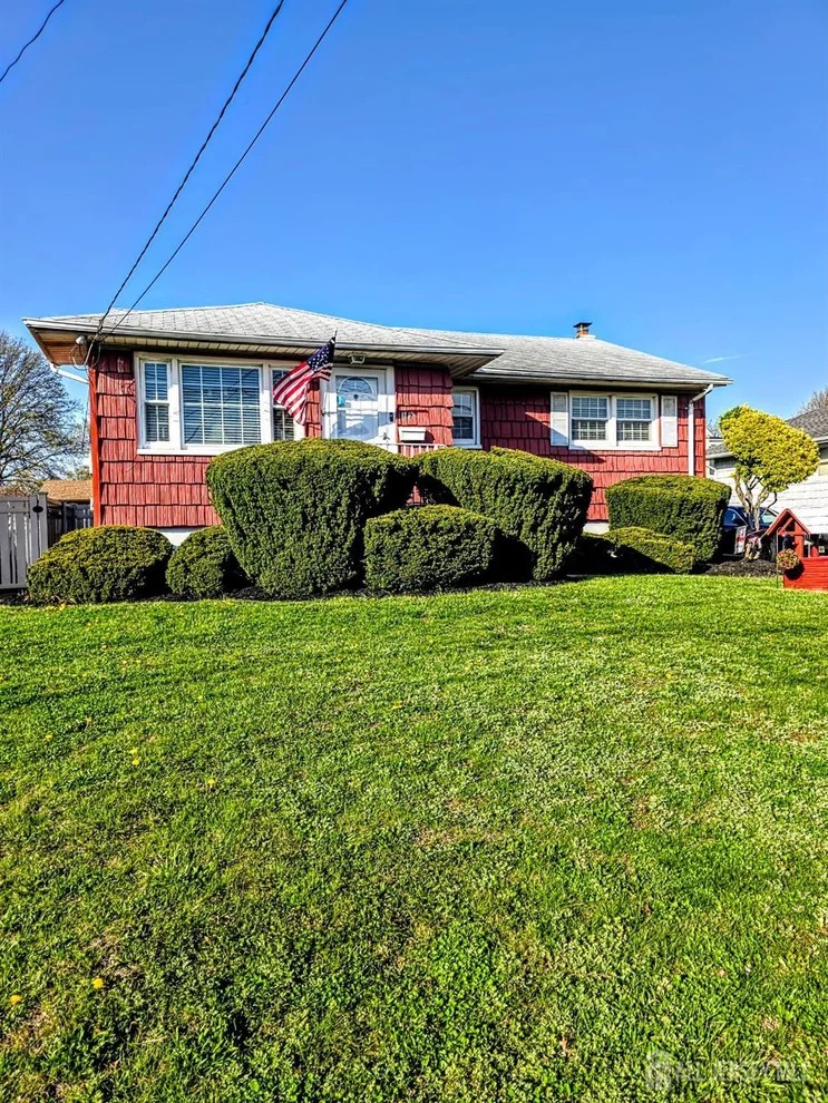 Unit for sale at 19 E 2nd Street, Port Reading, NJ 07064