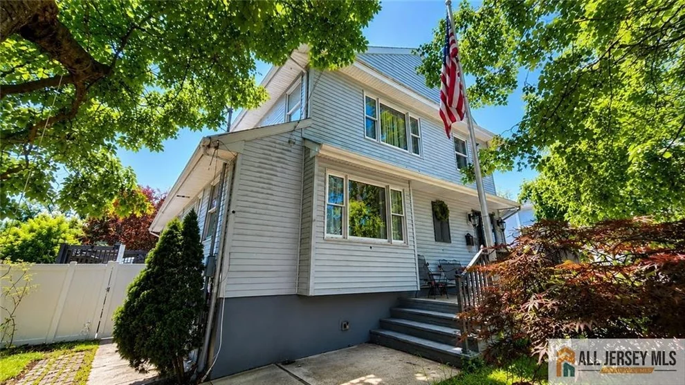 Unit for sale at 102 Gracey Street, Edison, NJ 08817