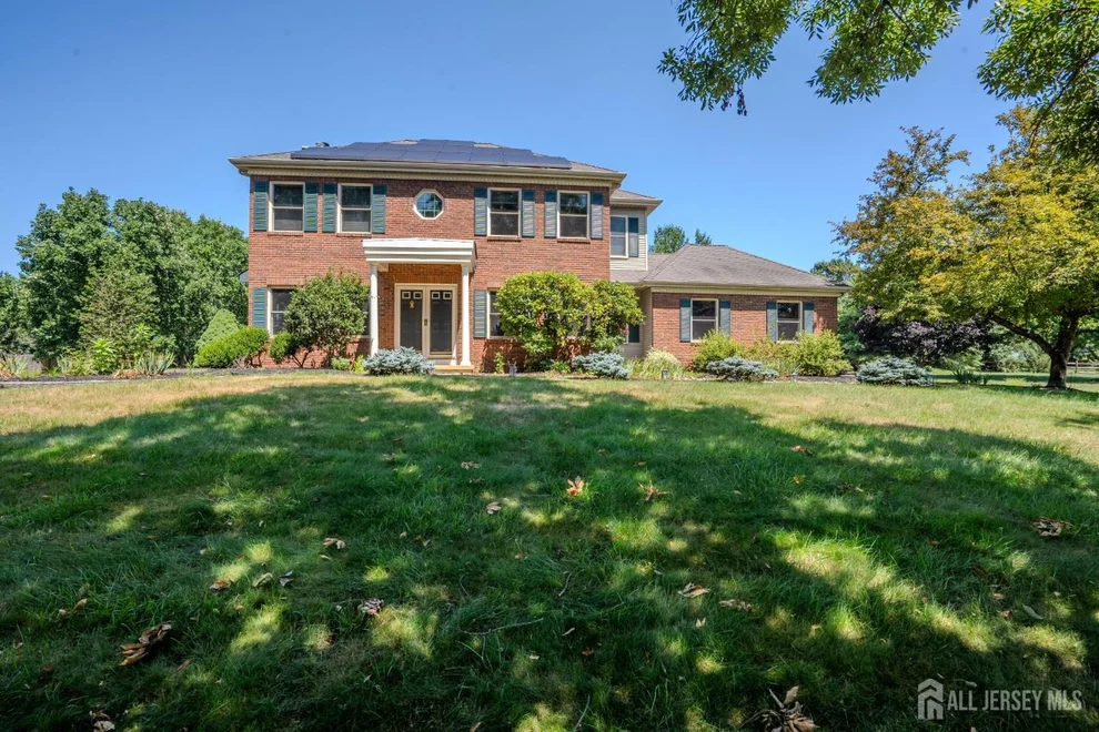 Unit for sale at 32 W Kincaid Drive, West Windsor, NJ 08550