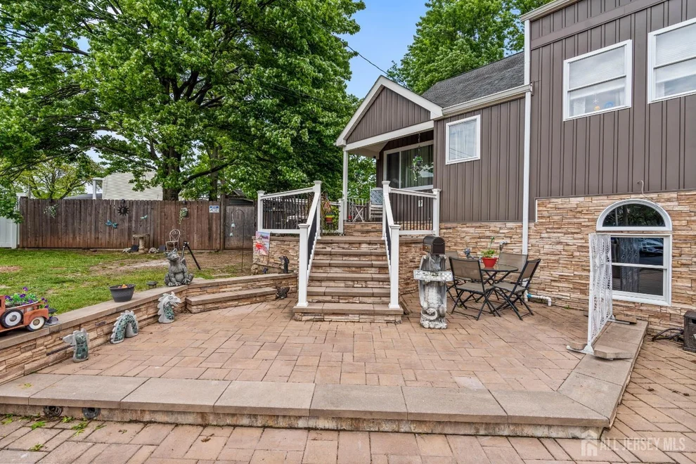 Unit for sale at 251 Arlington Drive, Fords, NJ 08863