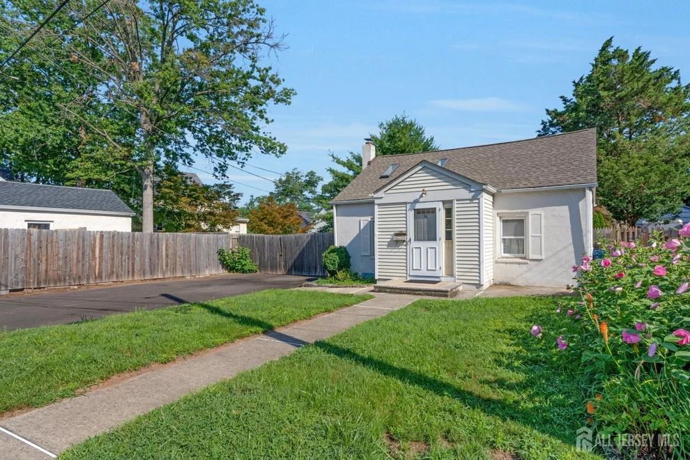 Unit for sale at 96 Conover Place, Middlesex, NJ 08846