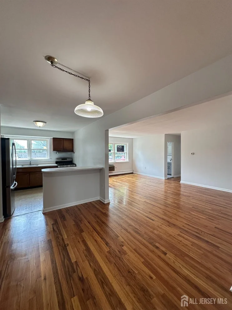 Unit for sale at 42 woodedge Street, Edison, NJ 08817