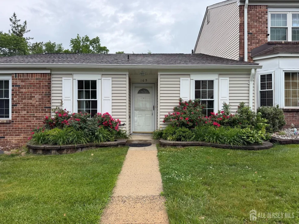 Unit for sale at 169 Devon Court, Old Bridge, NJ 08857