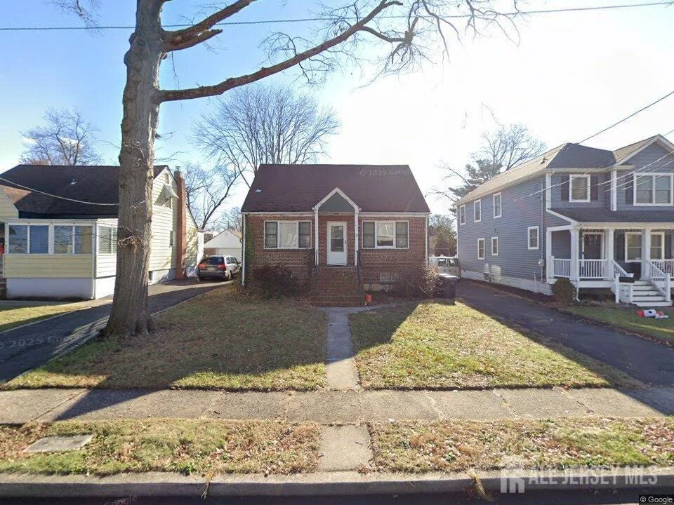 Unit for sale at 220 W Chestnut Avenue W, Metuchen, NJ 08840