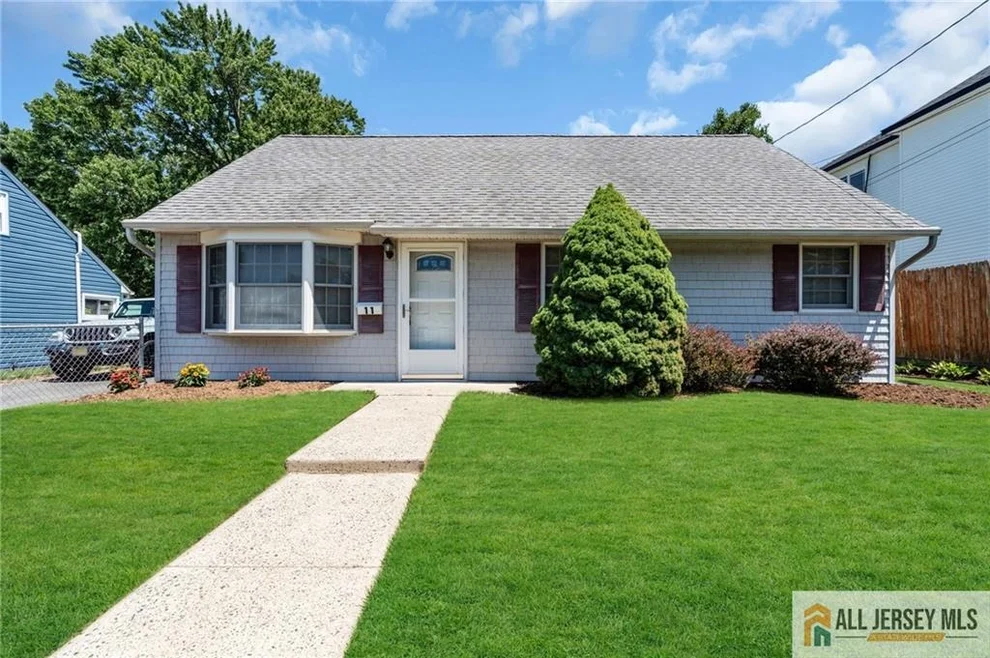 Unit for sale at 11 Richmond Road, Edison, NJ 08817